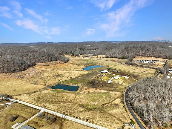 2nd image of 423 Loop Rd