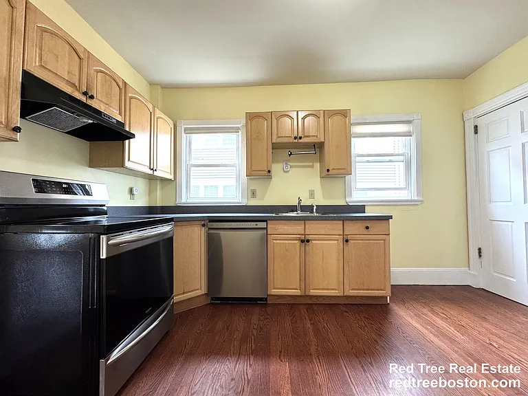 71 Winchester St #1 — Photo 3