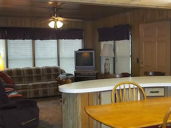 OPEN CONCEPT LIVING/KITCHEN, ALL APPLIANCES AND WELL MAINTAINED.