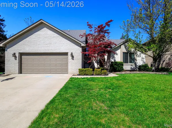 52425 Bryan Michael Dr, Macomb, MI 48042