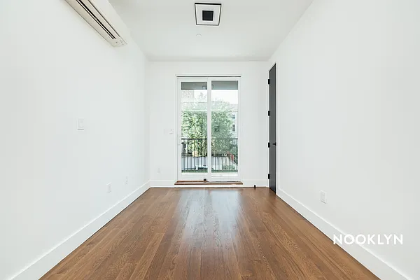 Rented by Nooklyn NYC LLC | media 45