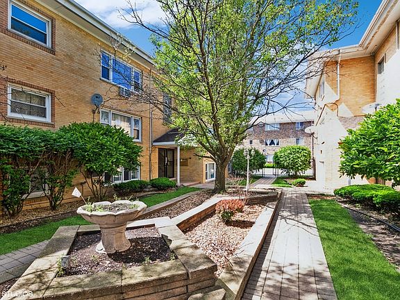 2nd image of 6634 W 95th St APT 3C