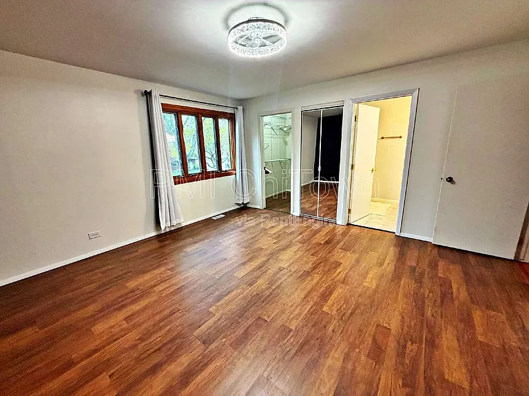 800 W Beechtree Ln — Photo 14
