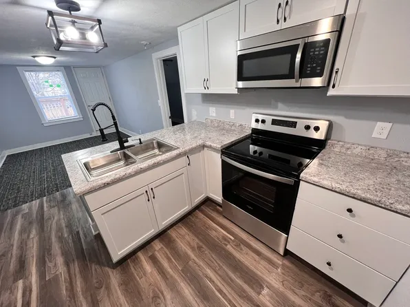 417 S Sheldon St, Charlotte, MI 48813