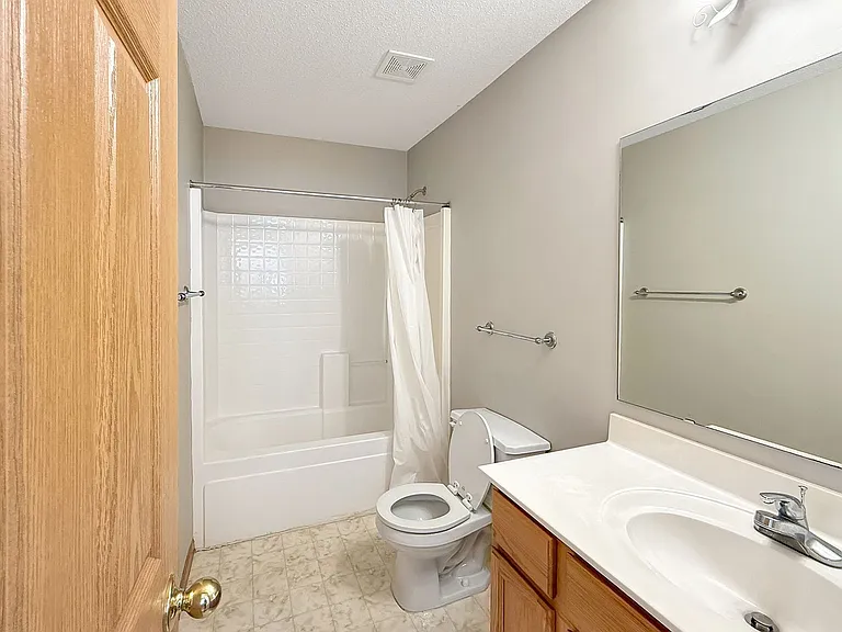 4885 Merrimac Ln N — Photo 17