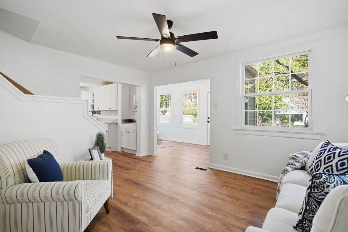 next background image