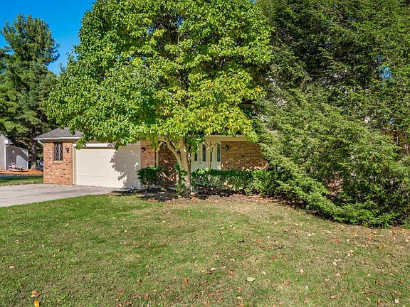 3rd image of 11520 Windridge Dr NW