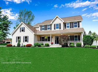 6929 Lockwood Ln, Lockport, NY 14094
