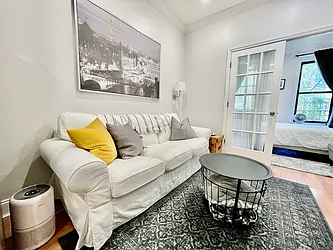 Rented by R New York