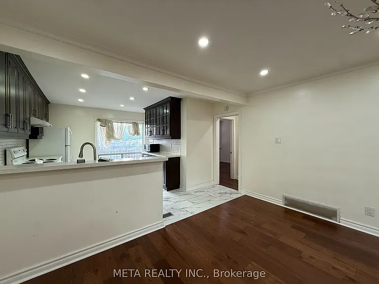 556 McCowan Rd — Photo 8