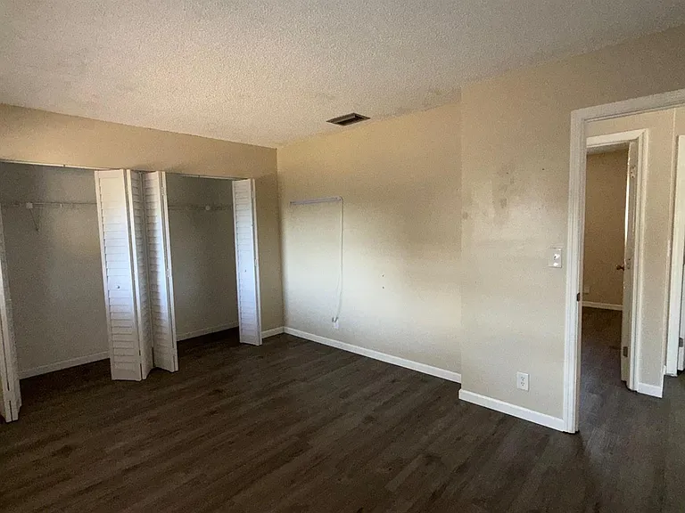 6140 SW 43rd St — Photo 15