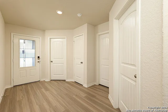325 Colbert Ferry — Photo 3