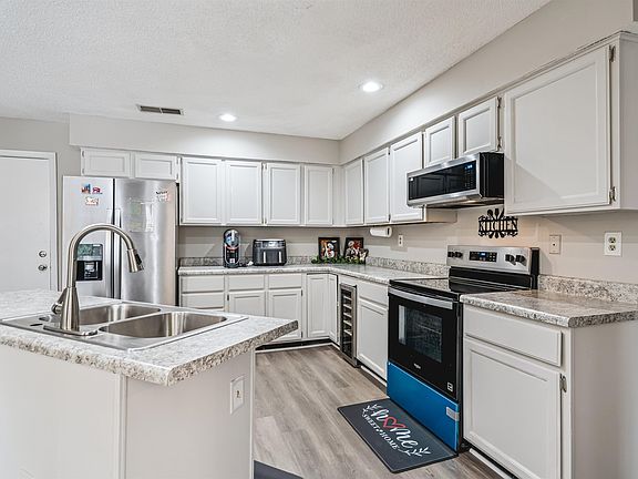 5th image of 6758 Willow Way Ln