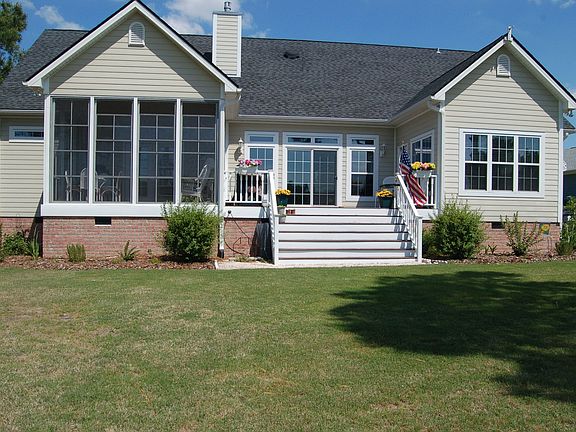 3rd image of 3219 Saint Andrews Cir SE