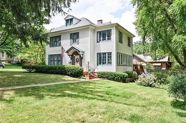 1st image of 335 Wesley Ave