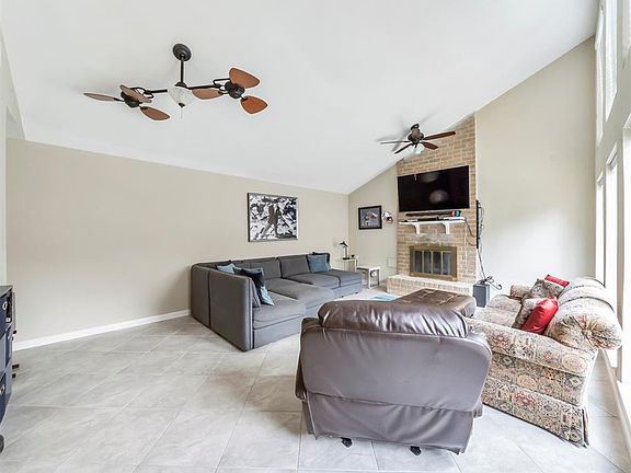 3rd image of 4419 Hickory Downs Dr