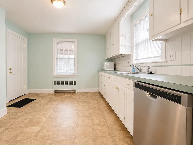 67 Waverley St #67 — Photo 4