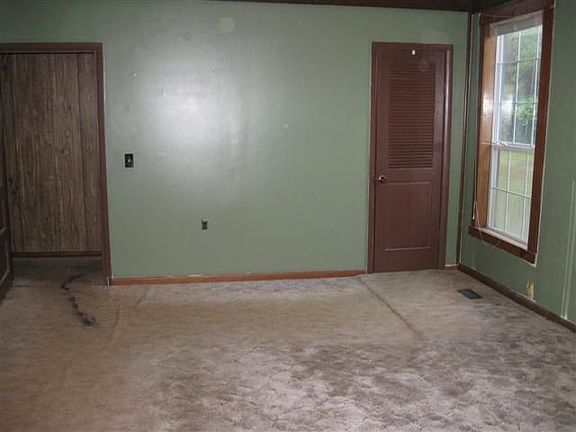 3rd image of 1056 County Road 615