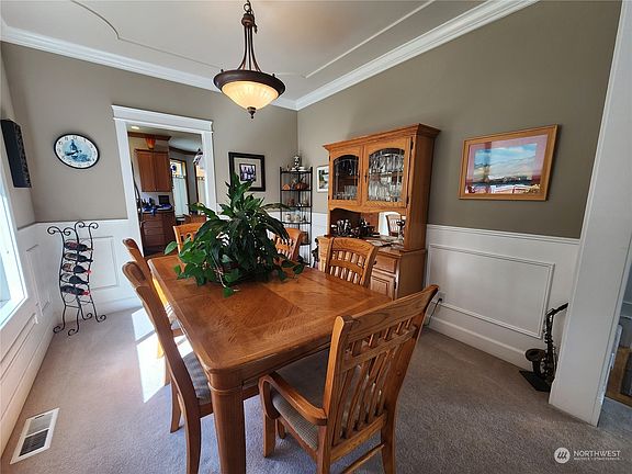4th image of 3003 Bonshaw Court SE