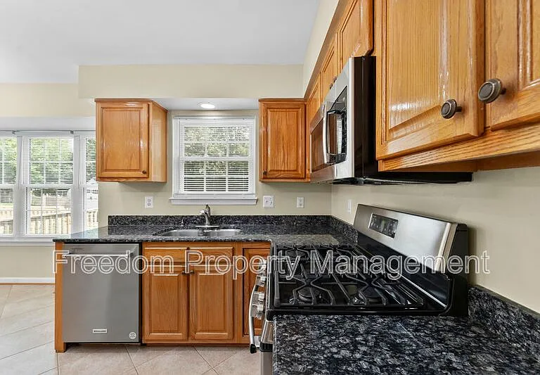 9140 Worthington Dr — Photo 29