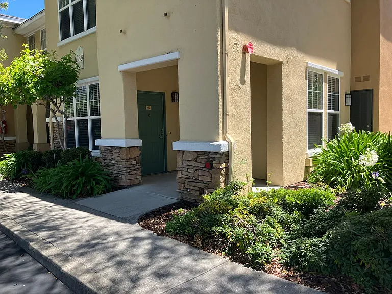 de Tolosa Ranch Apartments — Photo 21