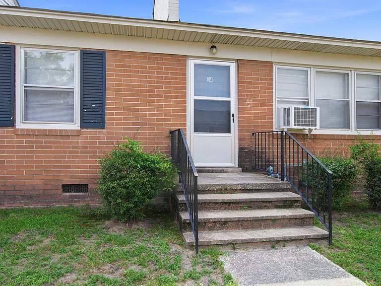 237 Broad St — Photo 7