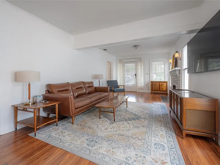 207 W Hiawatha St — Photo 4