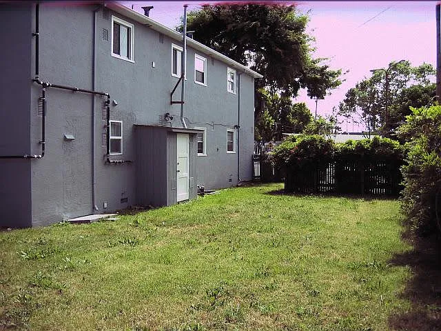905 Dwight Way — Photo 20