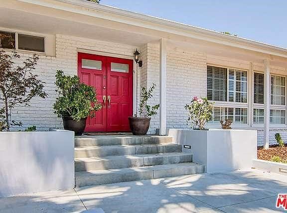 3rd image of 4415 Estrondo Dr