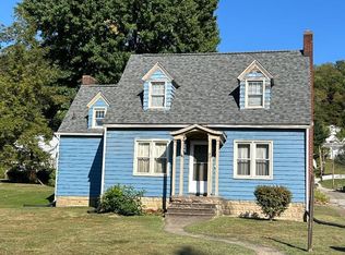 601 4th St, New Martinsville, WV 26155