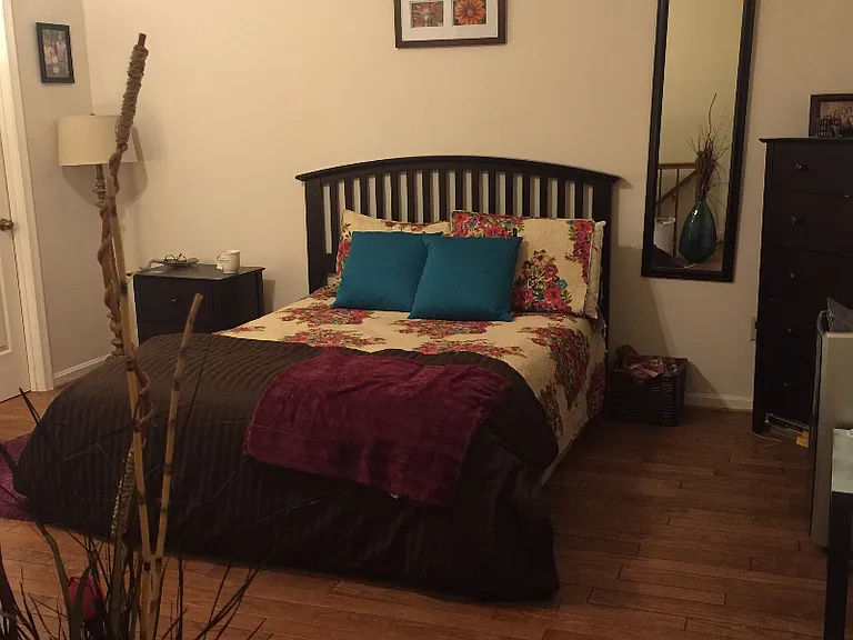 2522C N Fairfax Dr — Photo 9
