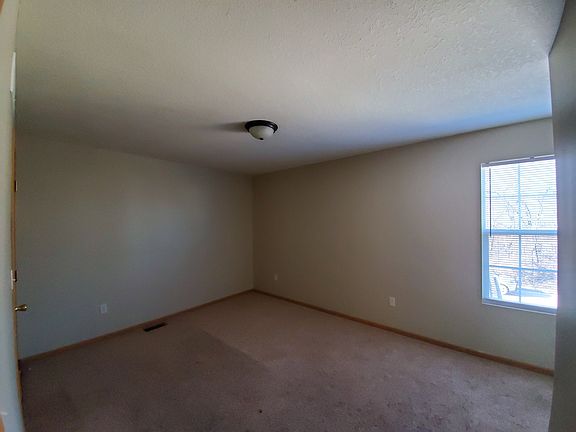 5th image of 928 E Franklin St APT 12