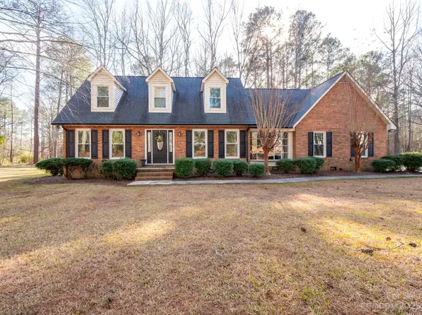 1913 Fairway Dr, Lancaster, SC 29720