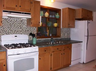 28 Bear Hill Rd, Merrimac, MA 01860