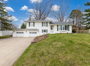 8433 Morris Cir, Bloomington, MN 55437