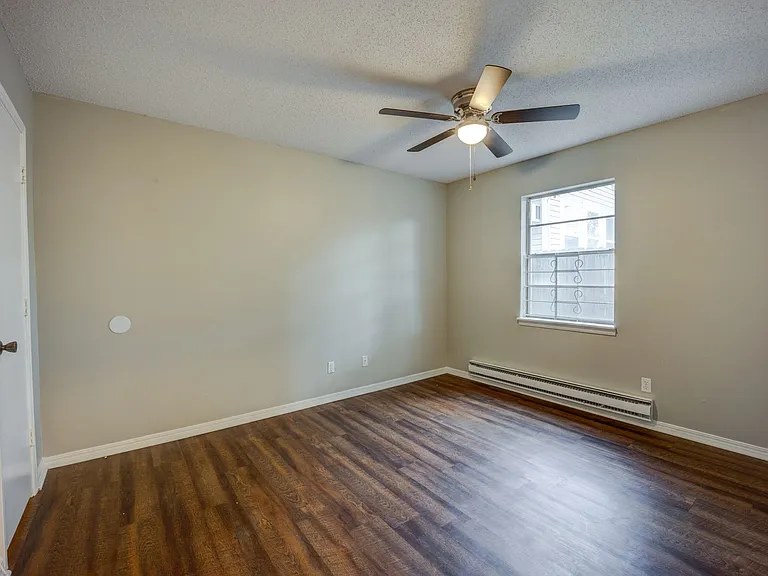 Magnolia Place: 1 & 2 Bedroom Apartments — Photo 21