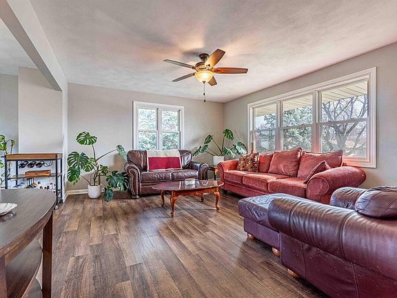 3rd image of 6815 N Rockvale Dr