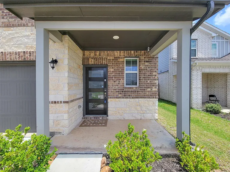 23330 Kinsfolk Dr — Photo 2