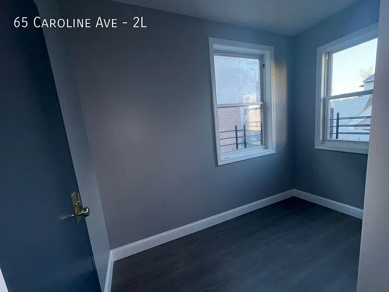 65 Caroline Ave #2L — Photo 1