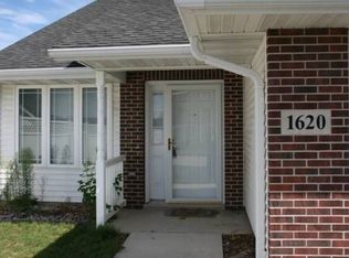 1620 3rd St NE, Independence, IA 50644