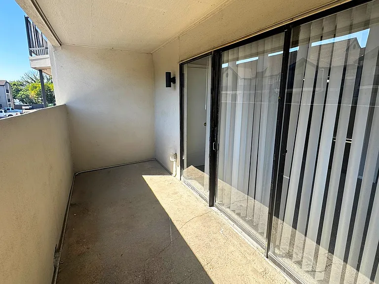 Santa Fe Apartments — Photo 12