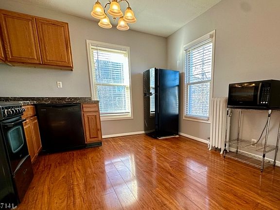 3rd image of 408 S Elmer St