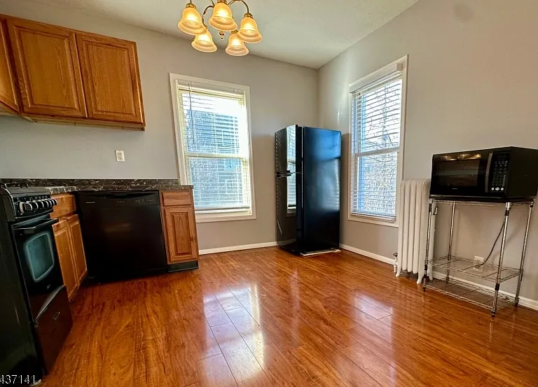 408 S Elmer St — Photo 3