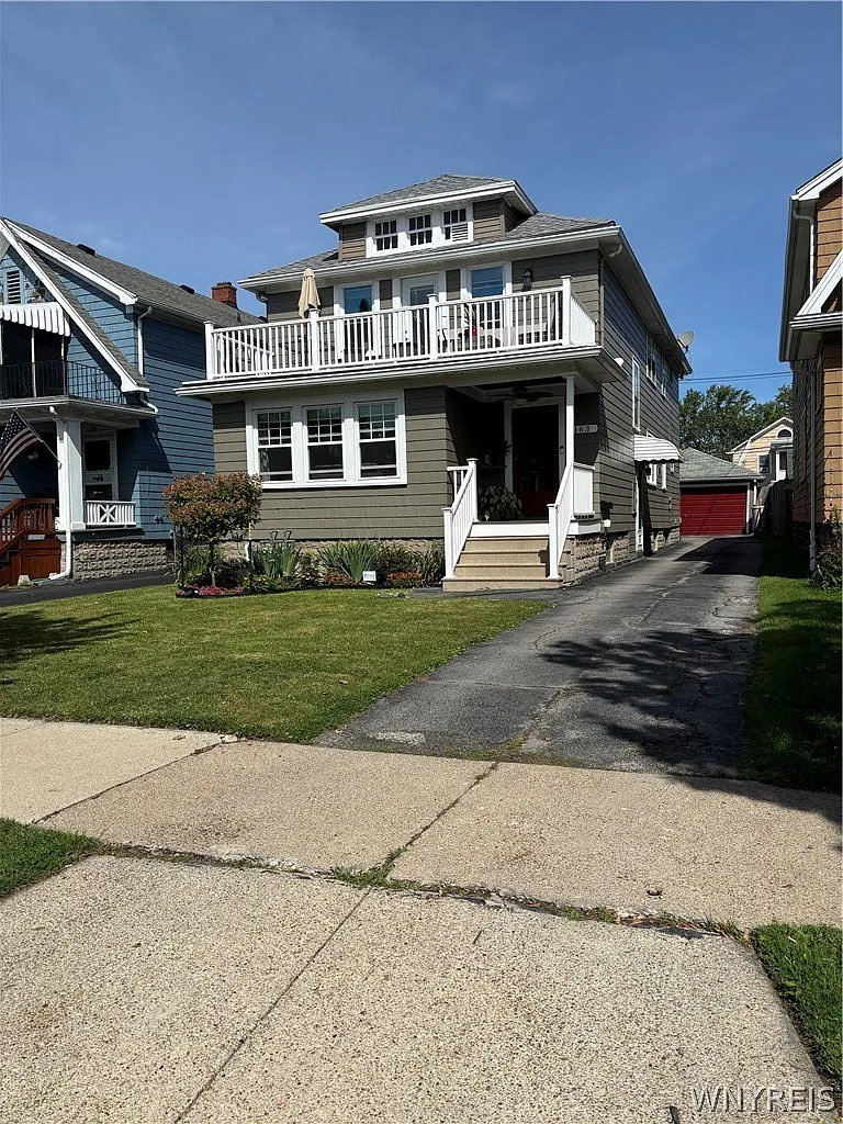 3 bed, 1.0 bath, 1100 sqft, $1,750 — Photo 1