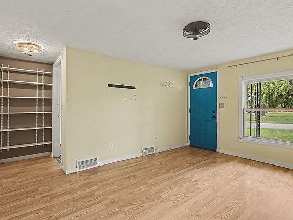 5th image of 512 Washington St