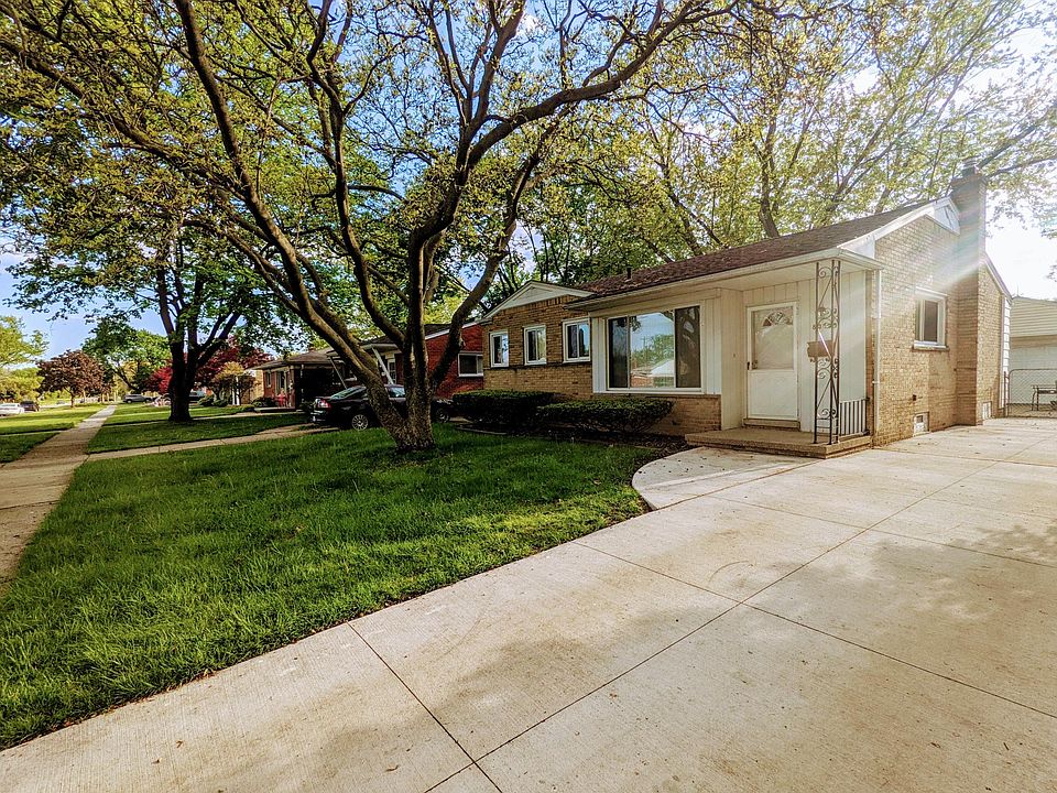 1st image of 8315 N Silvery Ln
