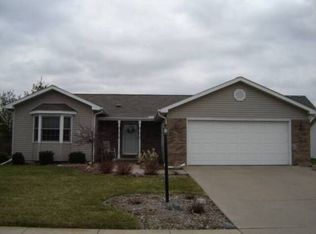 1916 Deer Ln, Washington, IL 61571