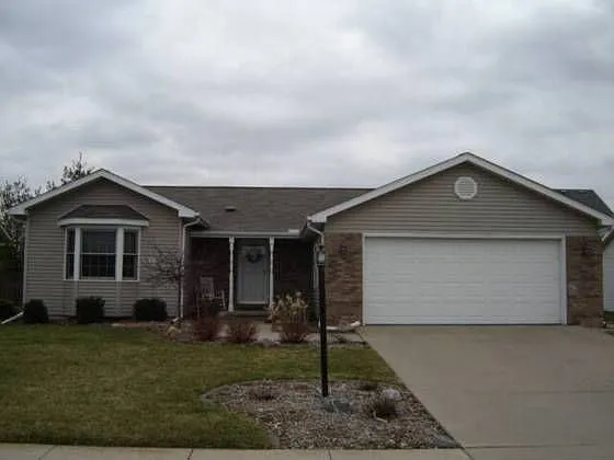 1916 Deer Ln photo 1