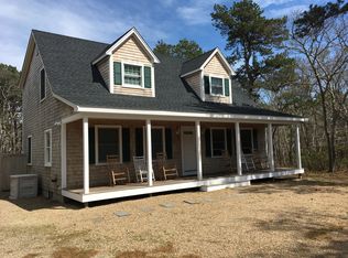 52 Pond View Dr, Oak Bluffs, MA 02557