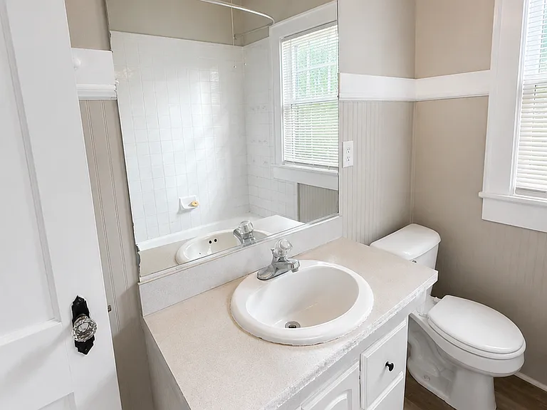 513 Alamance Rd — Photo 11